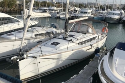 Jeanneau SUN ODYSSEY 379 LIFTING KEEL for sale in France for €123,000 (£107,707)