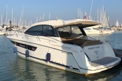 Jeanneau Leader 10 for sale in France for €126,000 (£109,557)