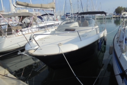 Jeanneau Cap Camarat 8.5 WA for sale in France for €55,000 (£47,829)