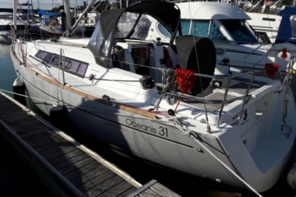 Beneteau Oceanis 31 Lifting Keel for sale in France for €79,000 (£71,278)