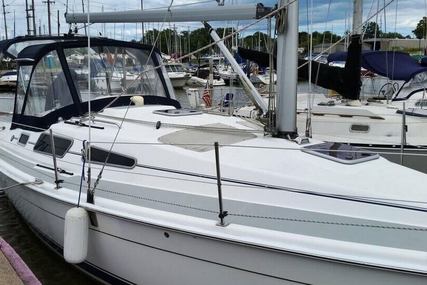 Hunter 33-2 for sale in United States of America for $73,900 (£57,348)