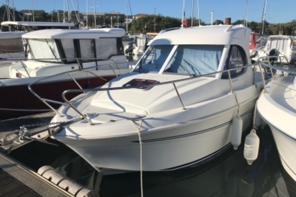 Beneteau Antares 7 for sale in France for €33,000 (£28,773)