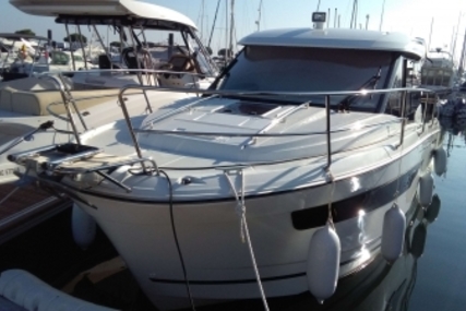 Jeanneau Merry Fisher 895 for sale in France for €104,900 (£91,078)