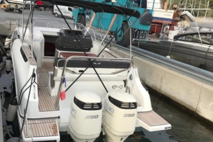 Beneteau Flyer 8.8 Sundeck for sale in France for €92,000 (£81,217)