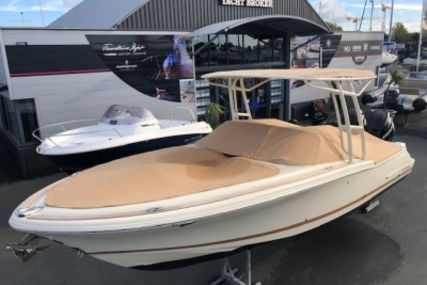 Chris-Craft 26 Calypso for sale in France for €158,000 (£140,534)