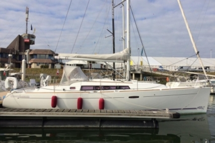 Beneteau Oceanis 37 for sale in France for €85,000 (£75,225)