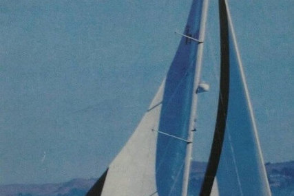 Hunter 42 for sale in United States of America for $111,000 (£86,869)