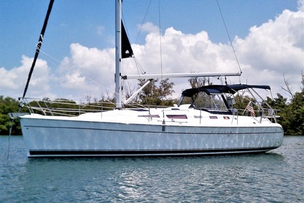 Hunter 38 for sale in United States of America for $125,000 (£96,560)