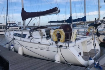 Beneteau Oceanis 37 for sale in United Kingdom for £79,995
