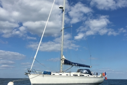 Hanse 411 for sale in France for €89,000 (£77,600)
