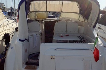 Bayliner 3055 Sunbridge Ciera for sale in Italy for €55,000 (£48,189) Bayliner 3055 Sunbridge Ciera for sale in Italy for €55,000 (£48,189)