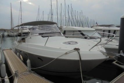 Beneteau Flyer 850 Sundeck for sale in France for €49,500 (£44,454)