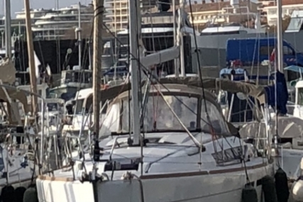 Jeanneau Sun Odyssey 409 for sale in France for €165,000 (£142,478)