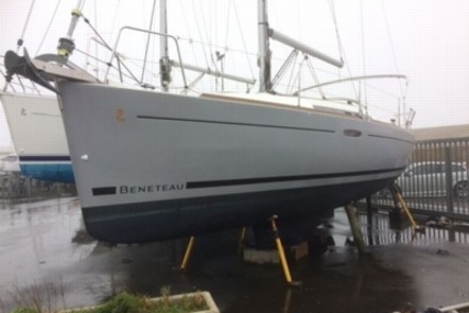 Beneteau Oceanis 31 Lifting Keel for sale in France for €72,000 (£61,613) Beneteau Oceanis 31 Lifting Keel for sale in France for €72,000 (£61,613)