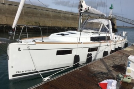Beneteau Oceanis 35.1 Lifting Keel for sale in France for €145,900 (£124,852) Beneteau Oceanis 35.1 Lifting Keel for sale in France for €145,900 (£124,852)