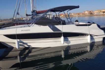 Beneteau Flyer 8.8 Sundeck for sale in France for €88,000 (£75,400)