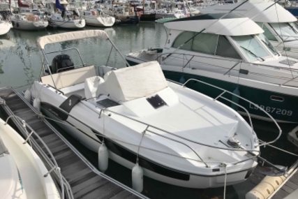 Beneteau Flyer 7.7 Sundeck for sale in France for €50,500 (£45,369)