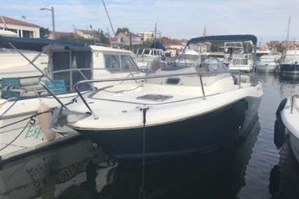 Jeanneau Cap Camarat 7.5 WA for sale in France for €42,000 (£36,790)