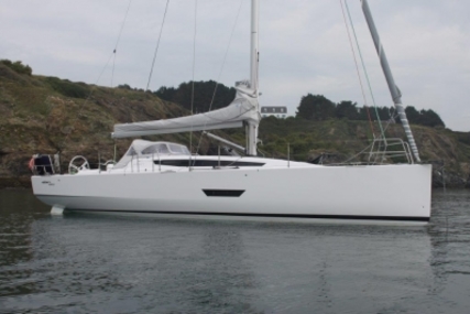 Elan 400 S for sale in France for €160,000 (£144,385)