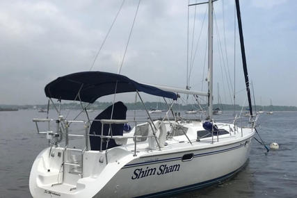 Catalina 320 for sale in United States of America for $76,499 (£58,291)