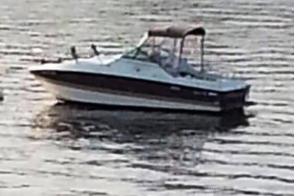 Wellcraft 255 SunCruiser for sale in United States of America for $10,000 (£7,648)