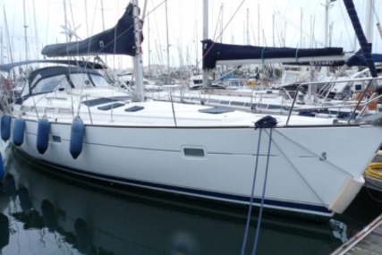 Beneteau Oceanis 423 for sale in Portugal for €114,000 (£100,596)