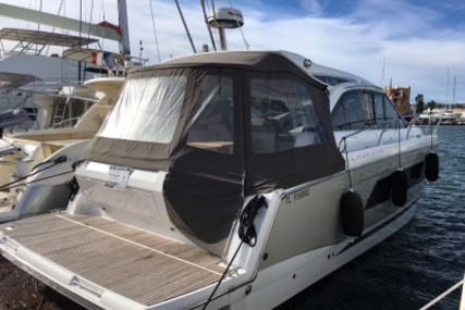 Jeanneau Leader 40 for sale in France for €319,000 (£276,143)