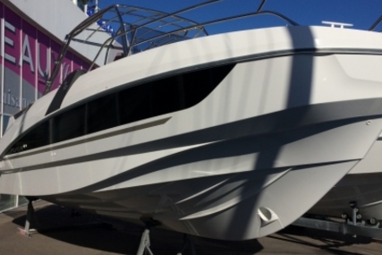 Beneteau Flyer 8.8 SpaceDeck for sale in France for €78,000 (£68,058)