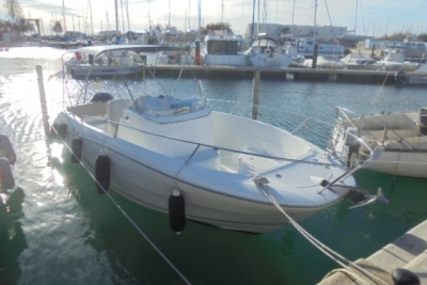 Jeanneau Cap Camarat 7.5 Cc for sale in France for €29,000 (£25,403)