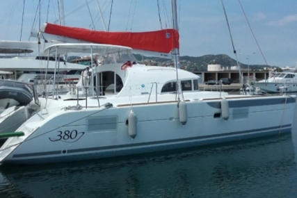 Lagoon 380 for sale in Spain for €235,000 (£204,900)