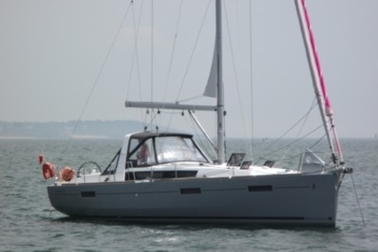 Beneteau Oceanis 41 for sale in France for €170,000 (£147,809)
