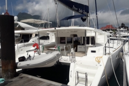 Lagoon 450 for sale in Sierra Leone for €345,000 (£295,602)