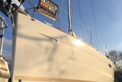 Jeanneau SUN ODYSSEY 379 LIFTING KEEL for sale in France for €129,000 (£111,392)