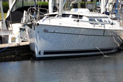 Hunter 41 Deck Salon for sale in United States of America for $167,000 (£130,107)