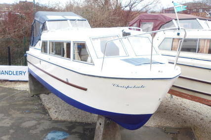 Viking Yachts 28 Narrow Beam 'Chrispekate' for sale in United Kingdom for £22,995