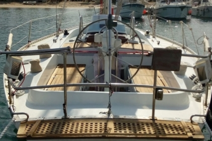 Solaris 37 for sale in Italy for €29,900 (£25,997)
