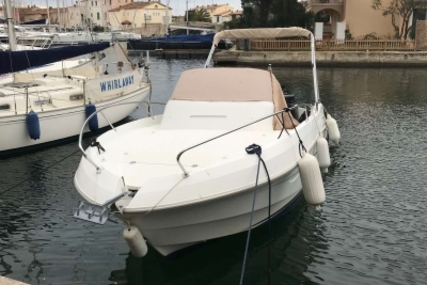 Beneteau Flyer 750 Sundeck for sale in France for €31,500 (£27,660)