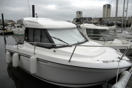 Jeanneau Merry Fisher 605 for sale in France for €29,000 (£25,286)