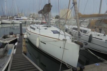 Jeanneau Sun Odyssey 409 for sale in France for 155.000 € (133.843 £)