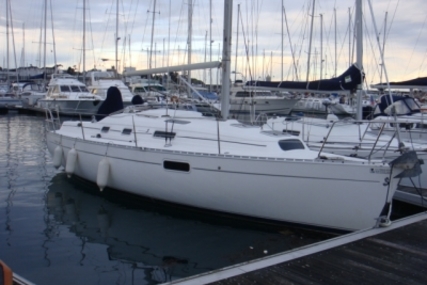 Beneteau Oceanis 321 for sale in France for 37,500 € (32,697 £)