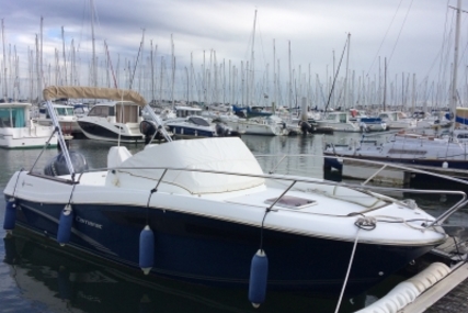 Jeanneau Cap Camarat 7.5 WA for sale in France for €38,000 (£33,287)