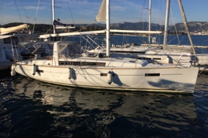 Beneteau Oceanis 41 for sale in France for €130,000 (£112,256)