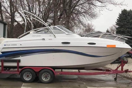 Four Winns 258 Vista Cruiser for sale in United States of America for $21,500 (£16,476) Four Winns 258 Vista Cruiser for sale in United States of America for $21,500 (£16,476)