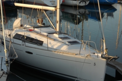 Beneteau Oceanis 31 for sale in France for €61,000 (£53,225)
