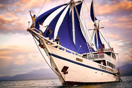 Phinisi for sale in Indonesia for $325,000 (£250,880)