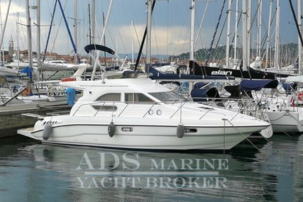 Sealine F33 for sale in Slovenia for €79,500 (£68,716)