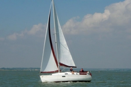 Beneteau Oceanis 321 for sale in United Kingdom for £38,500 Beneteau Oceanis 321 for sale in United Kingdom for £38,500