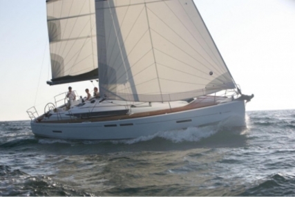 Jeanneau Sun Odyssey 409 for sale in Spain for 105.000 € (90.668 £)