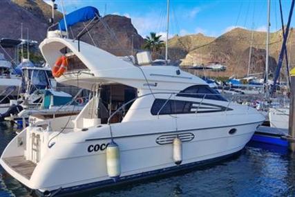 Astondoa 35 FLY for sale in Spain for €65,000 (£55,854)