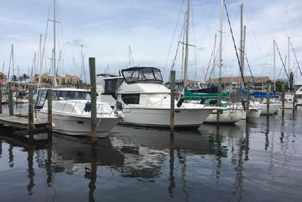 Carver Yachts 33 Aft Cabin for sale in United States of America for $47,500 (£36,525) Carver Yachts 33 Aft Cabin for sale in United States of America for $47,500 (£36,525)